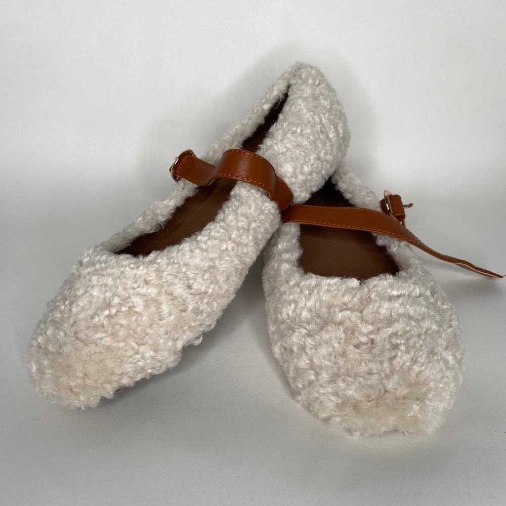 BUFFY MILK/CAMEL GIRL’S SHOES new (no box, no tags)